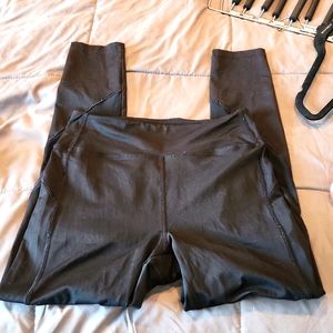 Pink ultimate featherweight black leggings, size medium